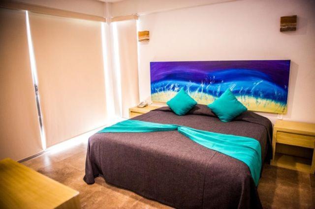 Hm Hotel 曼萨尼约 外观 照片